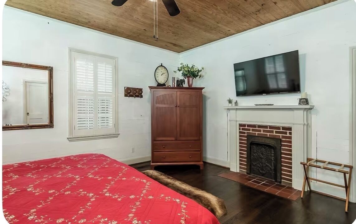 Photo of Bedroom in Northport