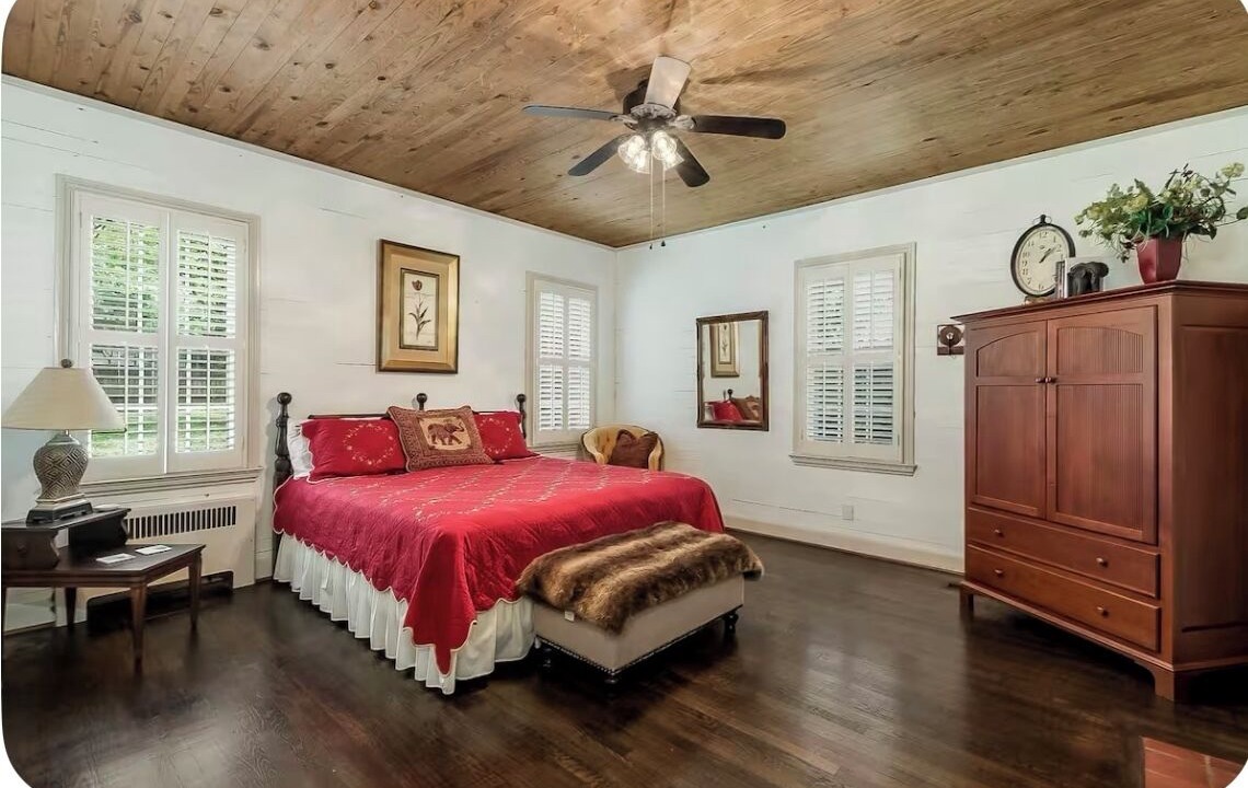 Photo of Bedroom in Northport