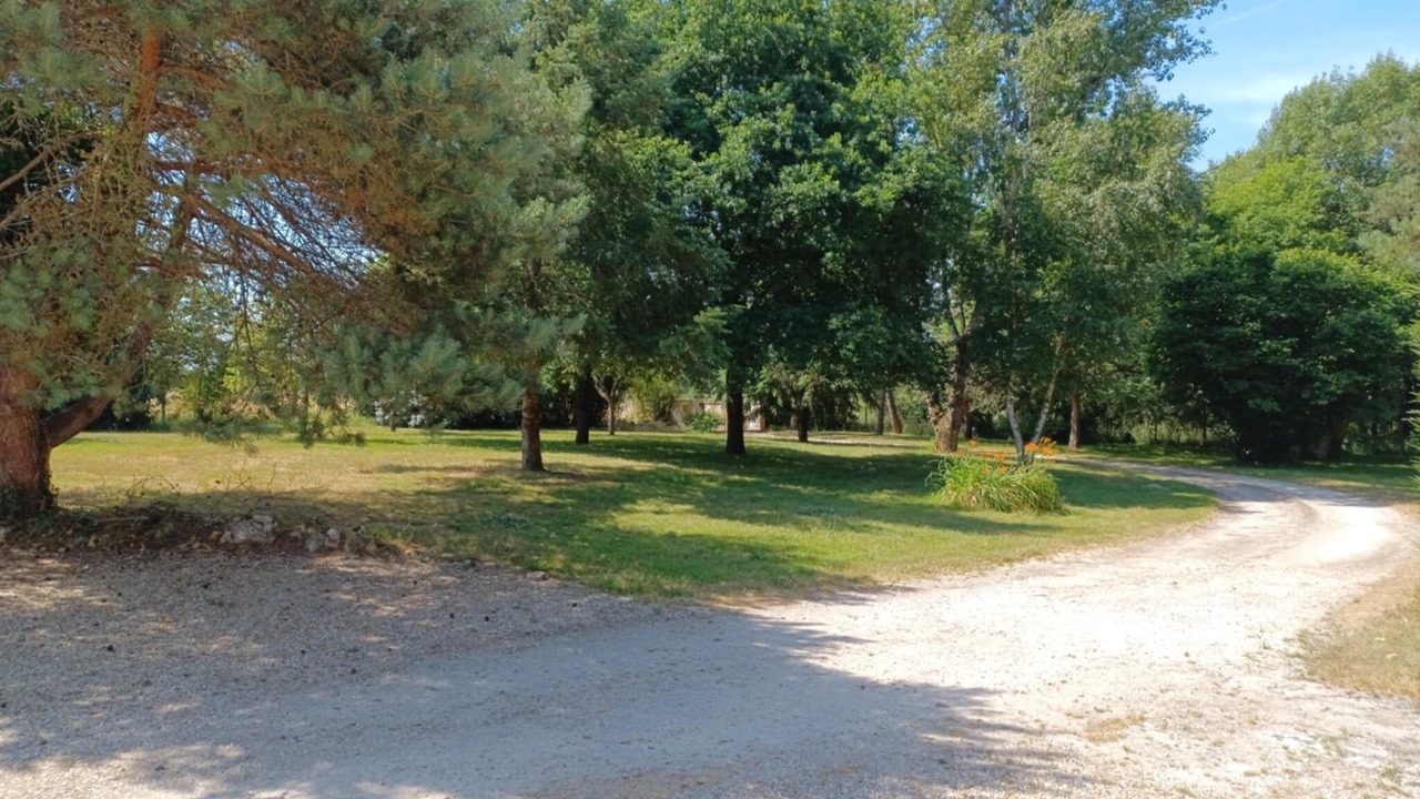 Photo of Others in Lassay-sur-Croisne