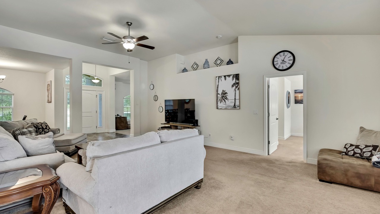Photo of Livingroom in Brooksville