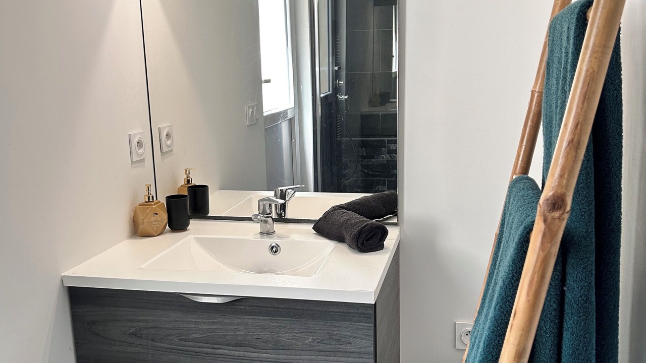 Photo of Bathroom in Athis-Mons