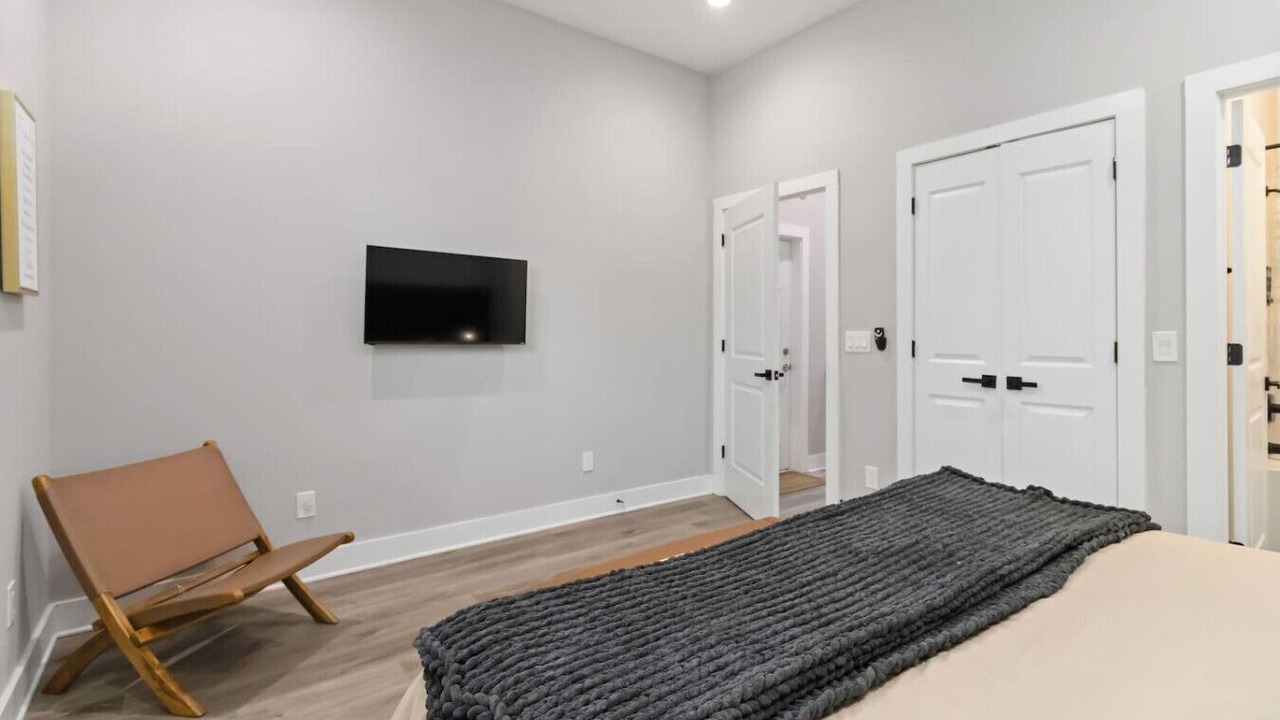 Photo of Bedroom in Midtown