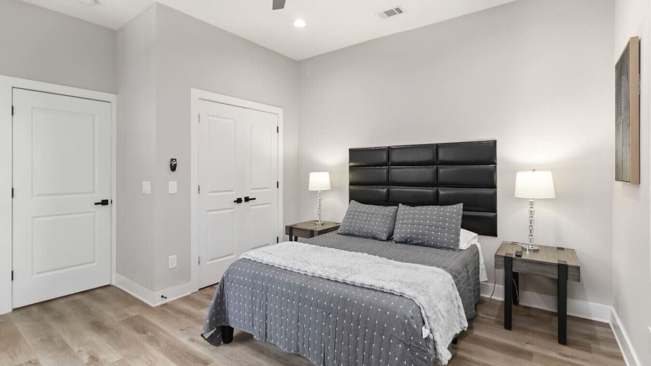 Photo of Bedroom in Midtown