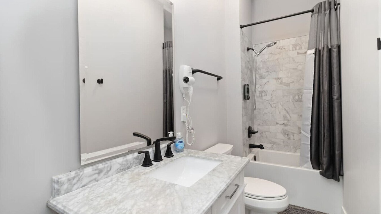 Photo of Bathroom in Midtown
