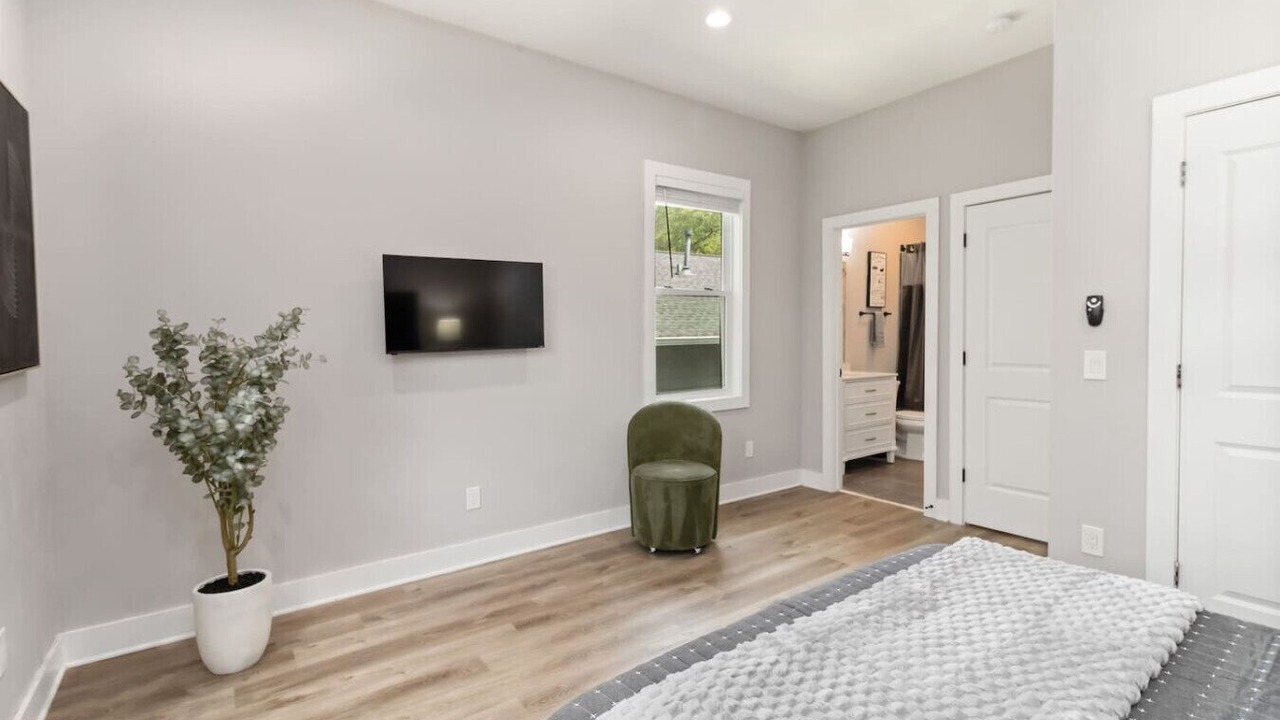 Photo of Bedroom in Midtown