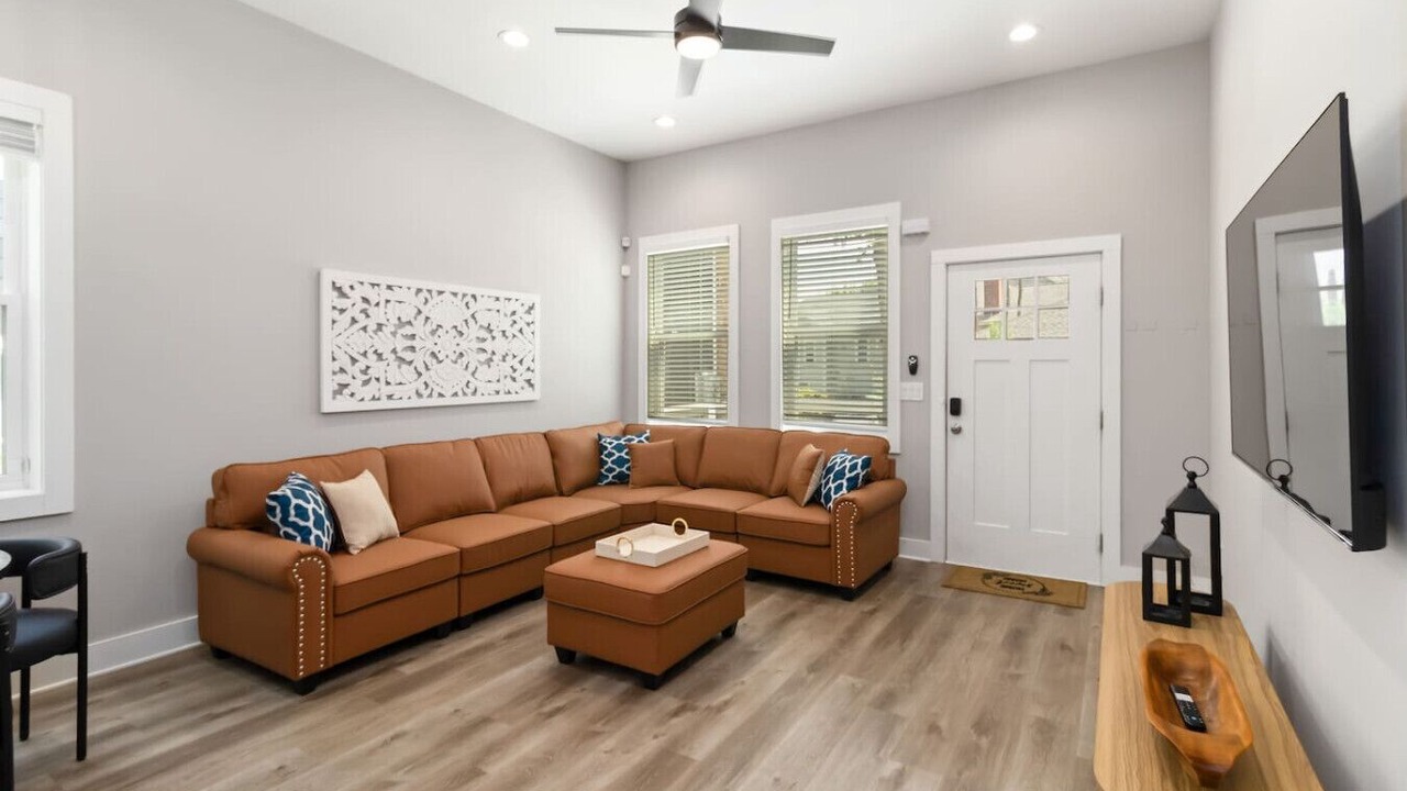 Photo of Livingroom in Midtown