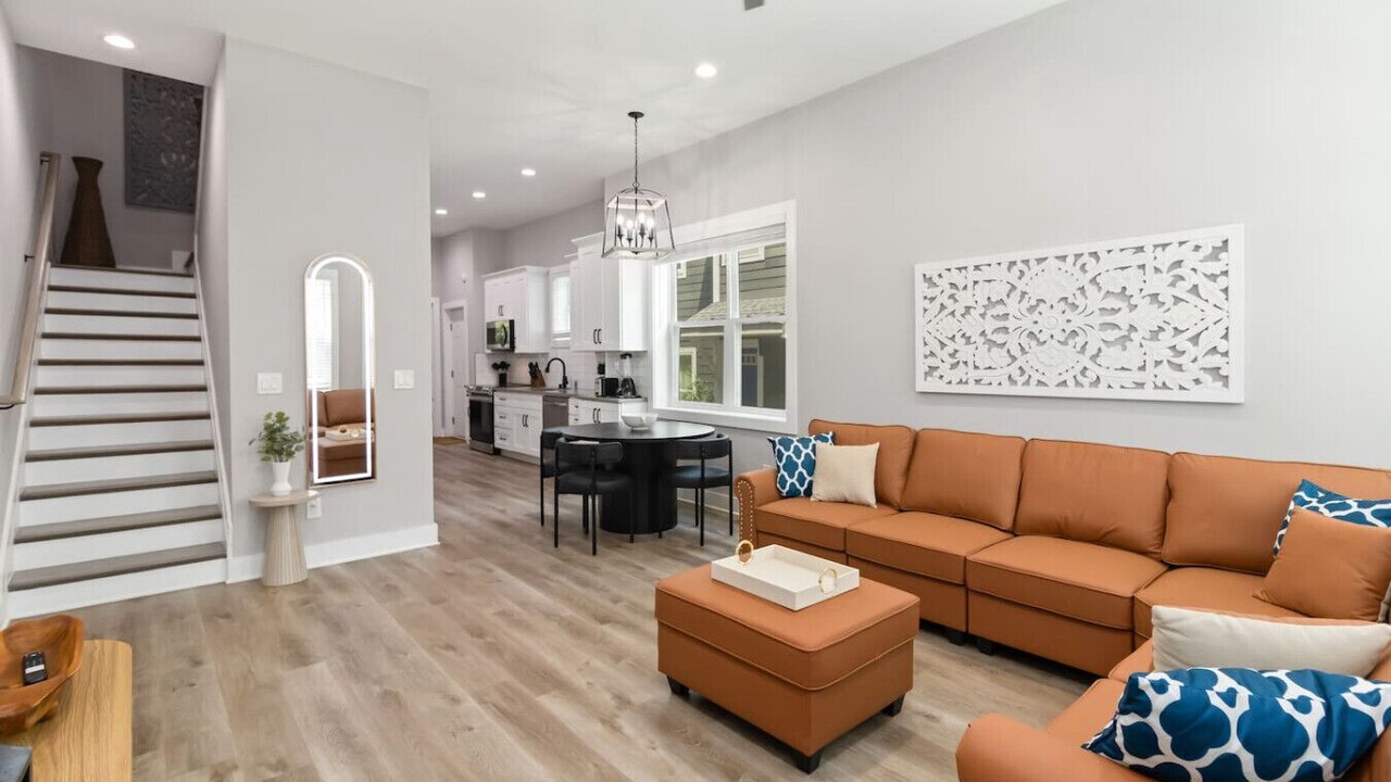 Photo of Livingroom in Midtown