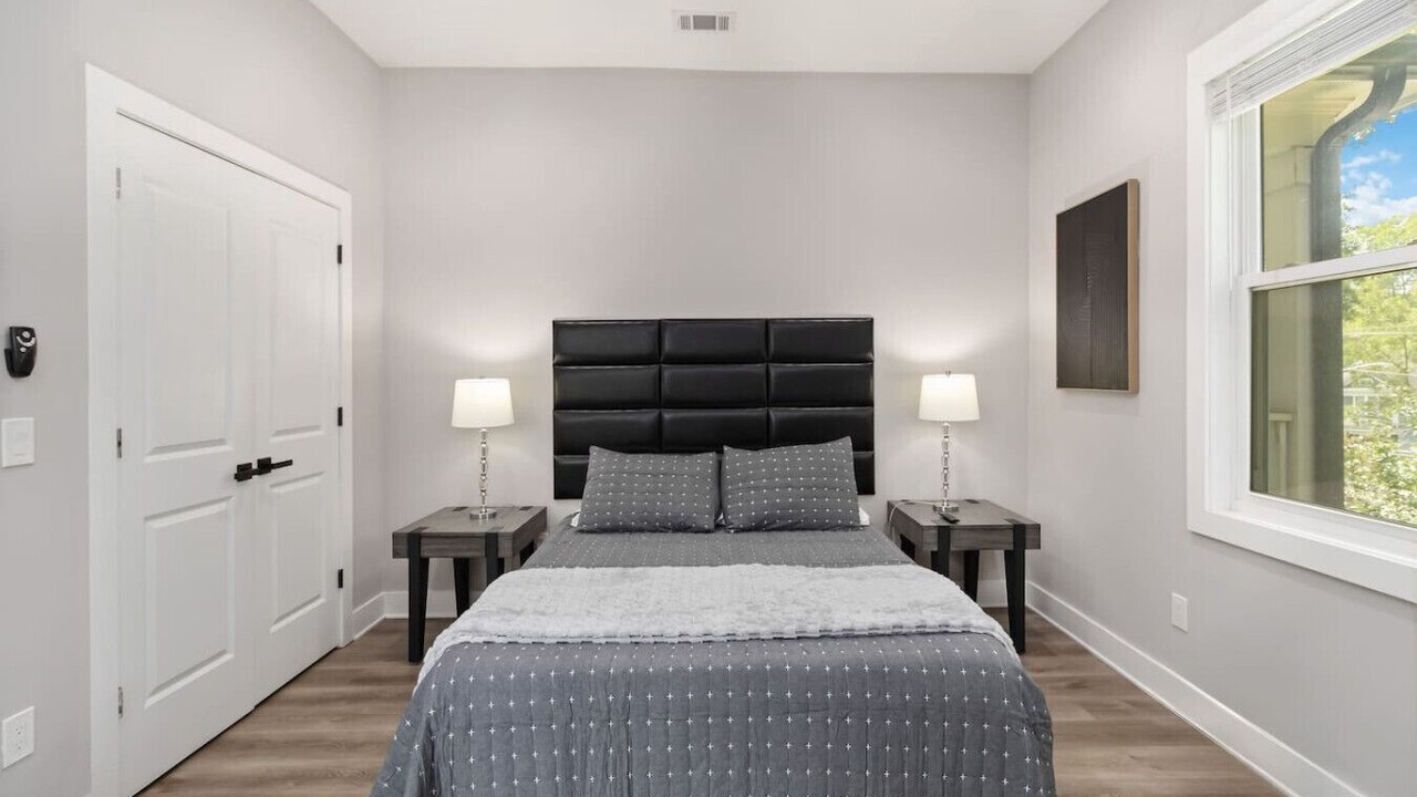 Photo of Bedroom in Midtown