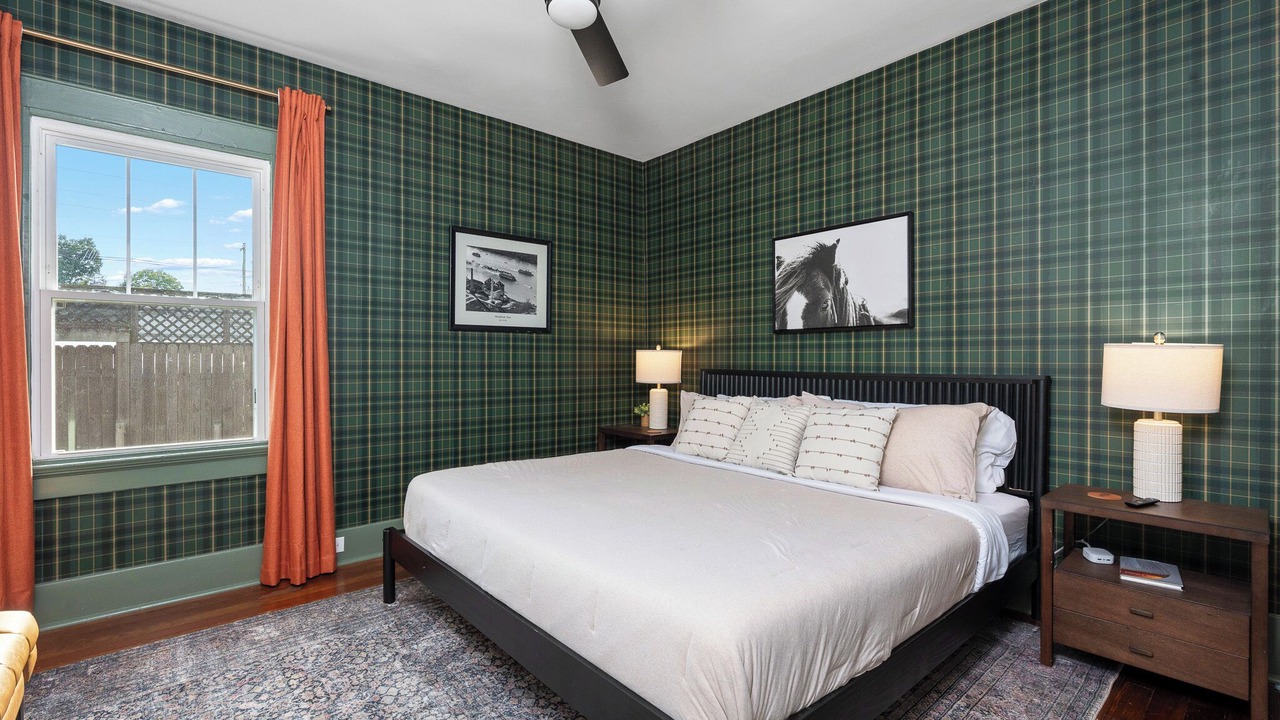 Photo of Bedroom in Cherokee Triangle