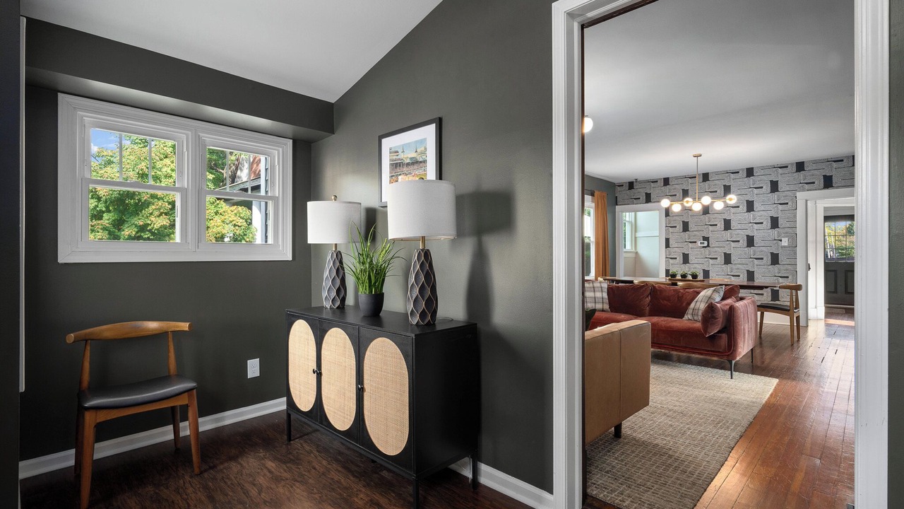 Photo of Livingroom in Cherokee Triangle
