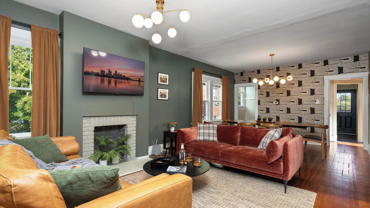 Photo of Livingroom in Cherokee Triangle