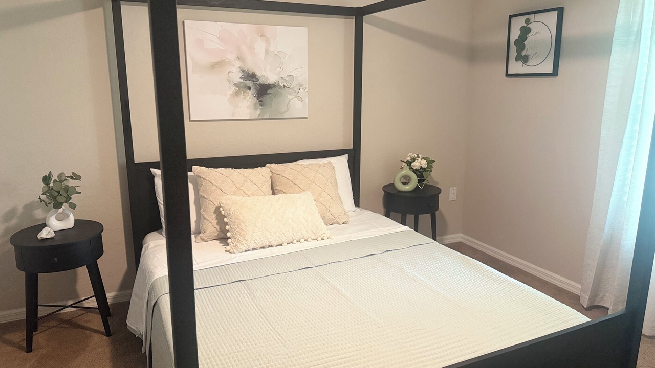 Photo of Bedroom in Spring Hill
