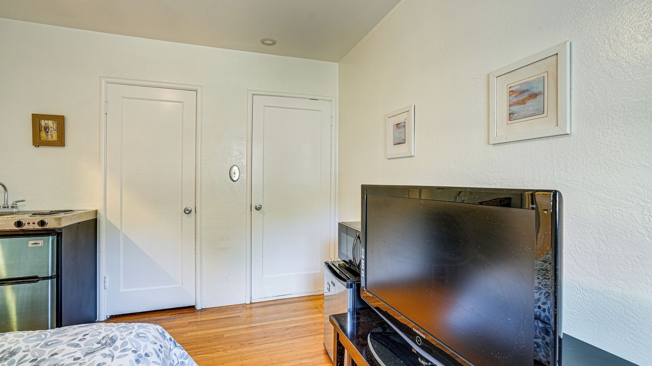 Photo of Bedroom in Castro Valley