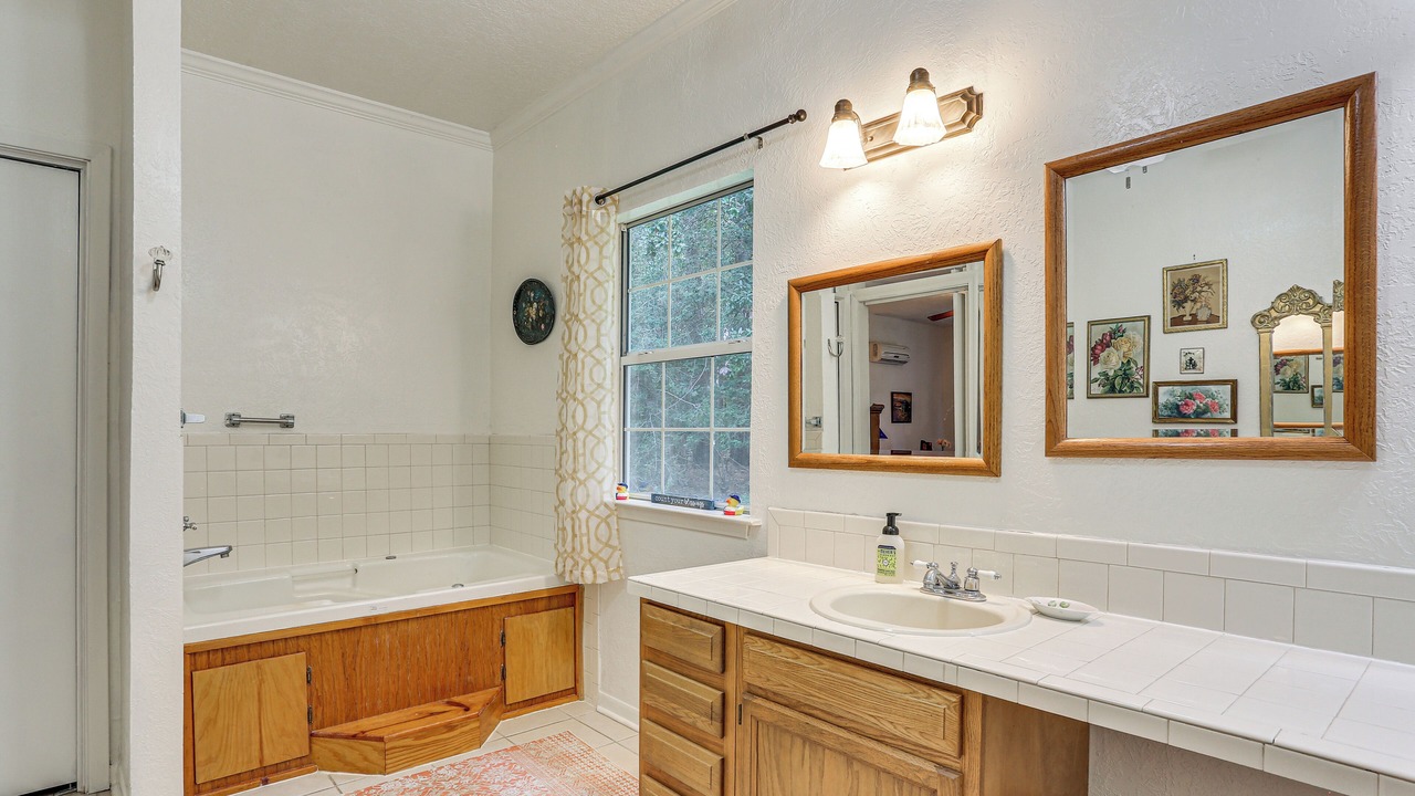 Photo of Bathroom in Hillister