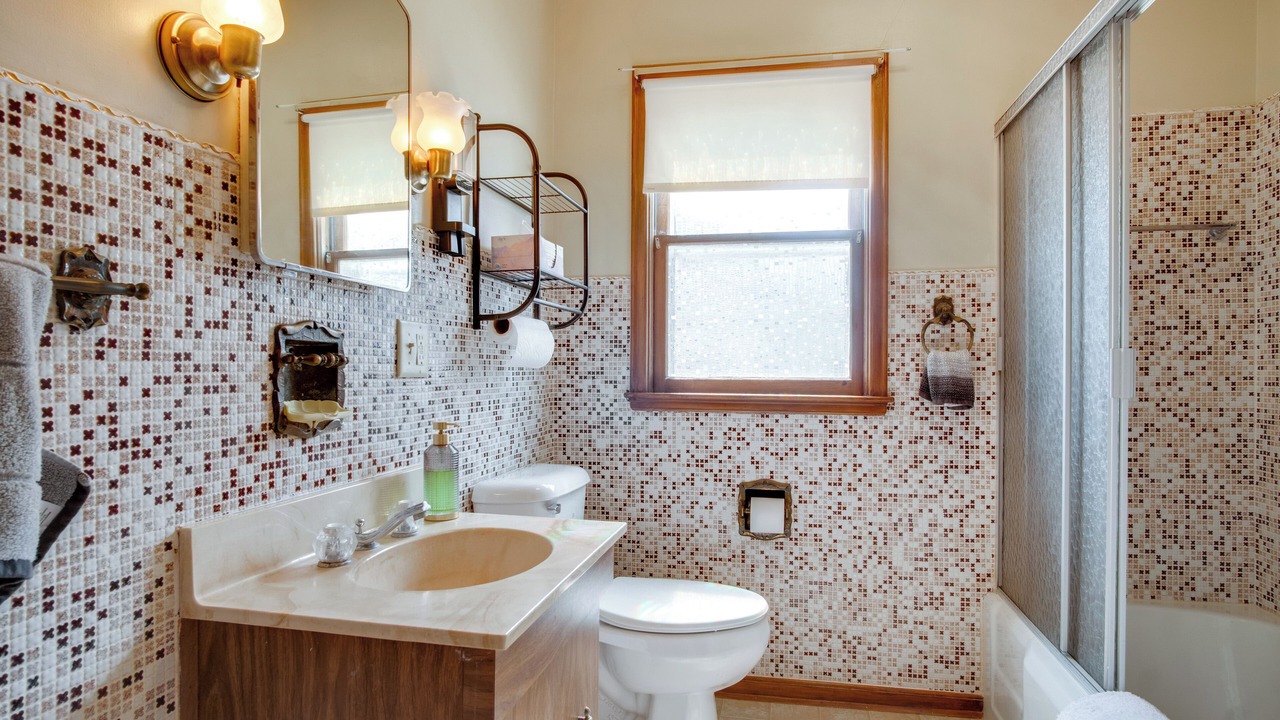 Photo of Bathroom in Rock Rapids