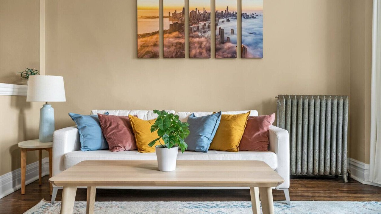 Photo of Livingroom in Edgewater