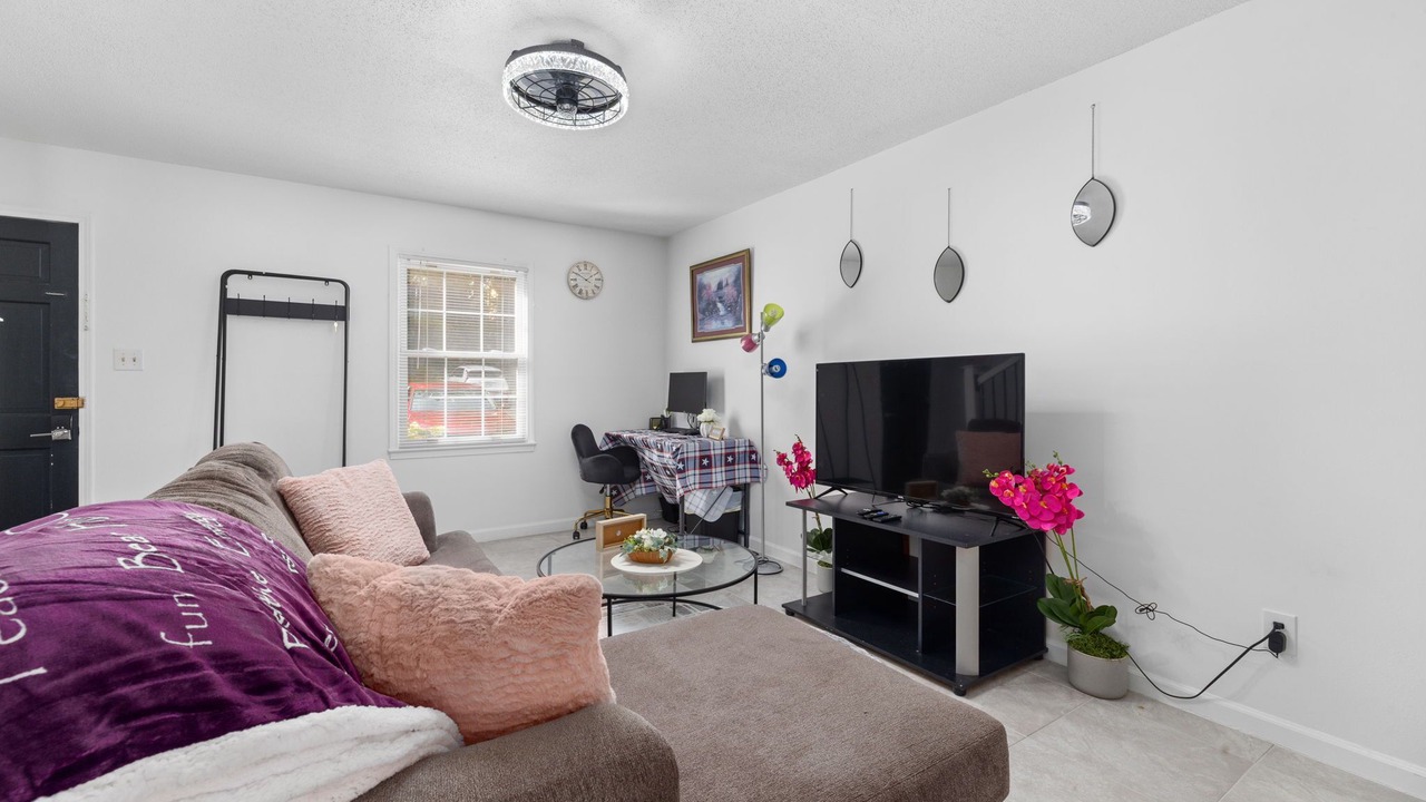 Photo of Livingroom in Southwest Raleigh