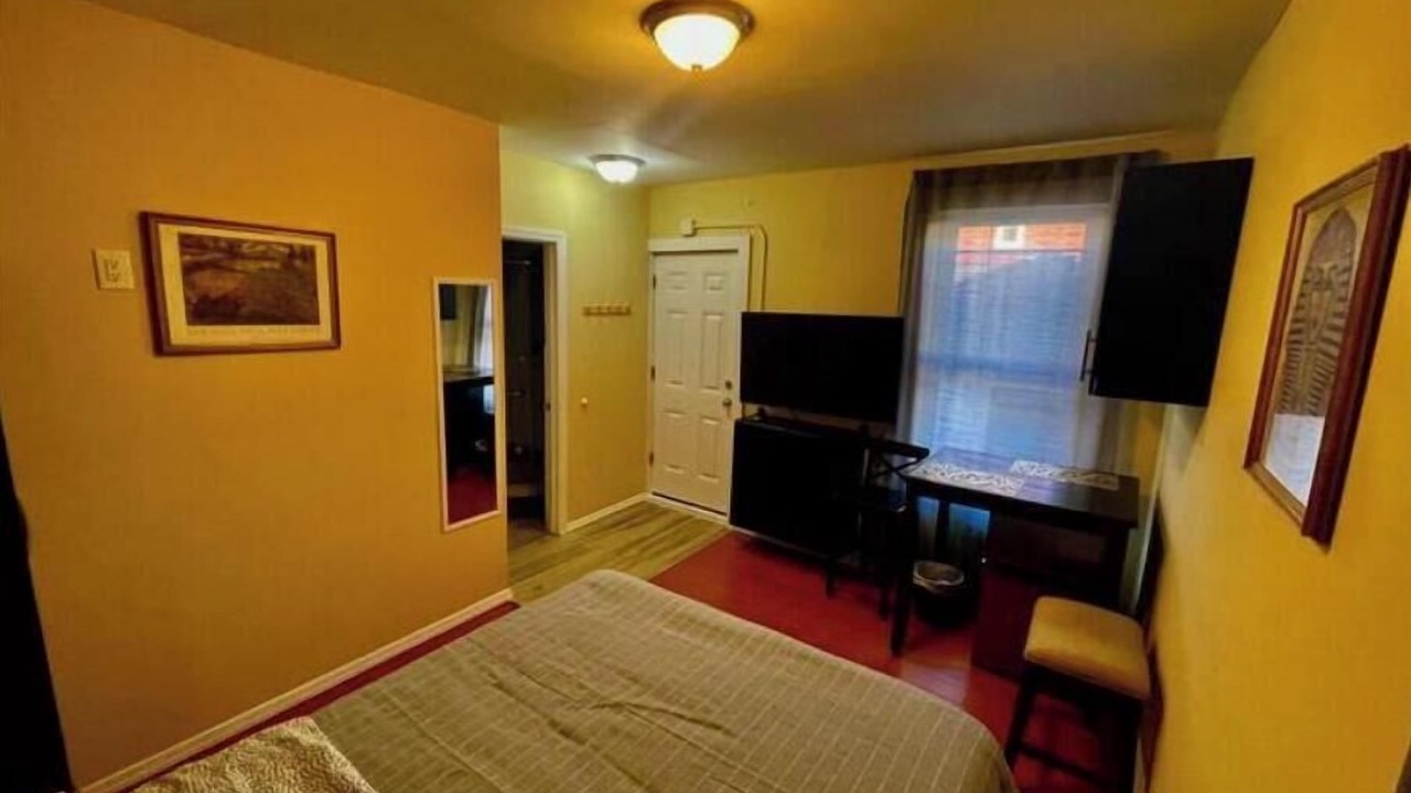 Photo of Bedroom in Brighton Beach