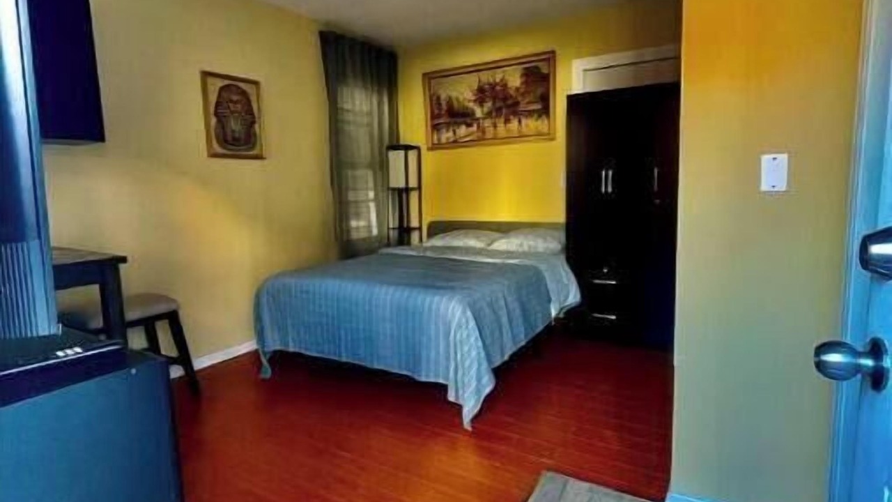 Photo of Bedroom in Brighton Beach