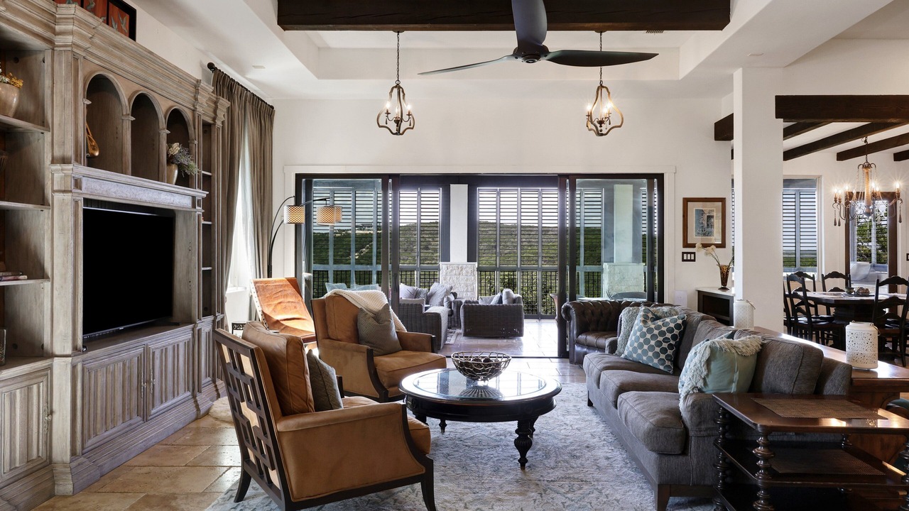 Photo of Livingroom in Forest Crest