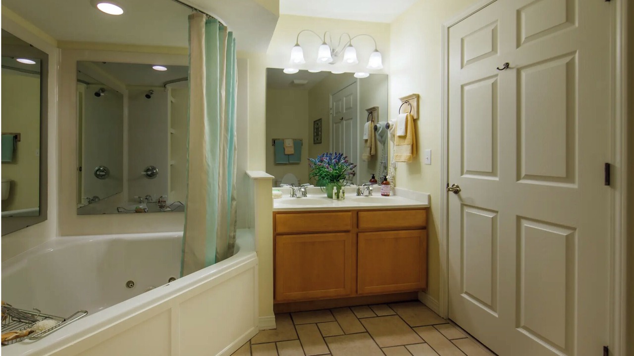 Photo of Bathroom in Branson