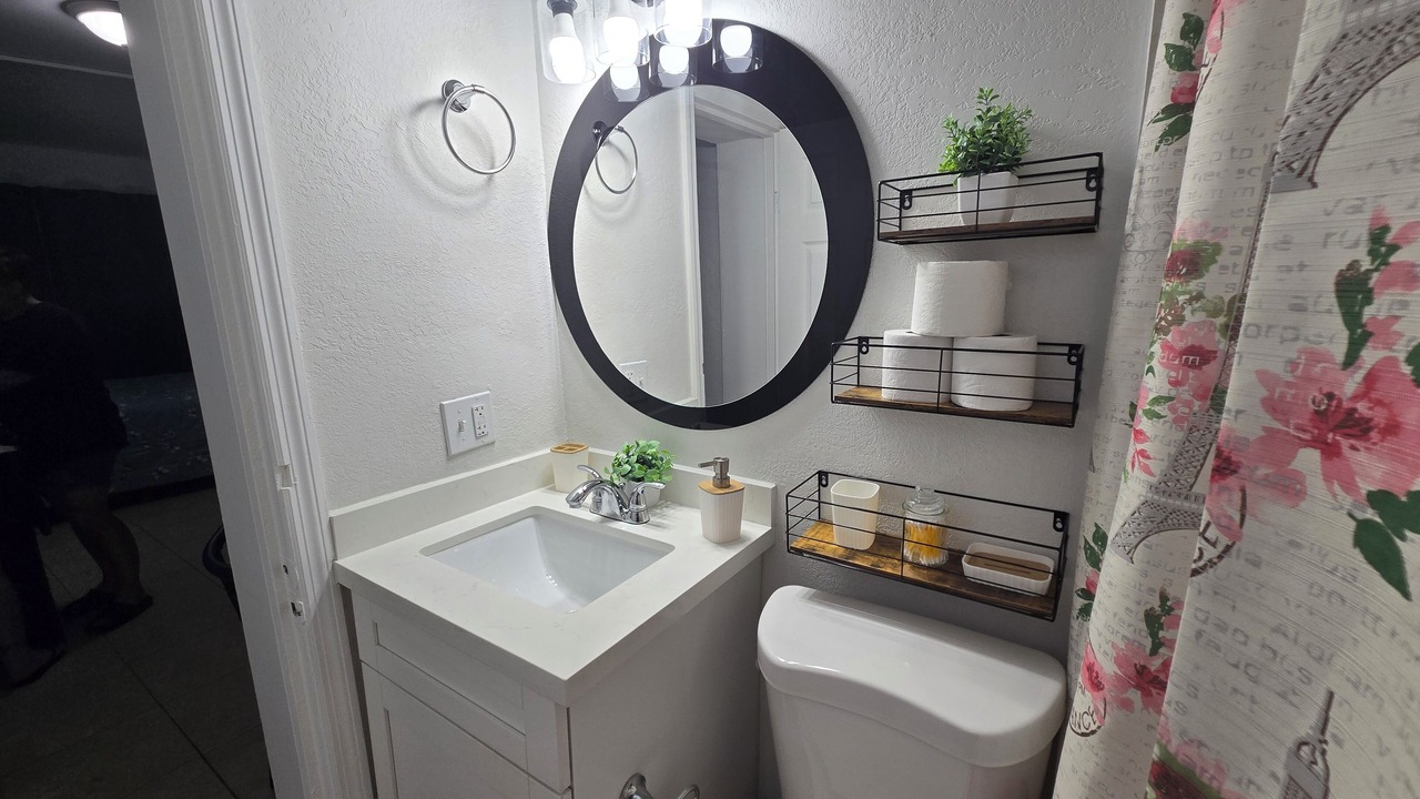 Photo of Bathroom in Hialeah