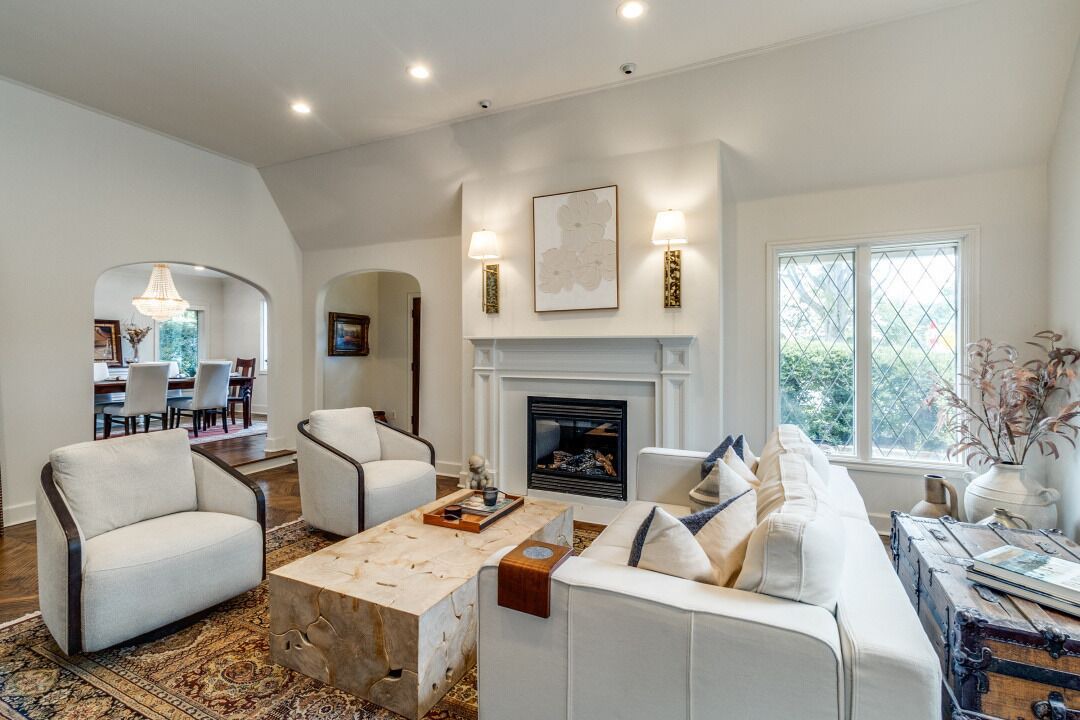 Photo of Livingroom in Greenland Hills