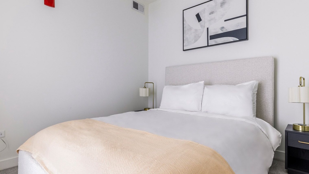 Photo of Bedroom in Elmhurst