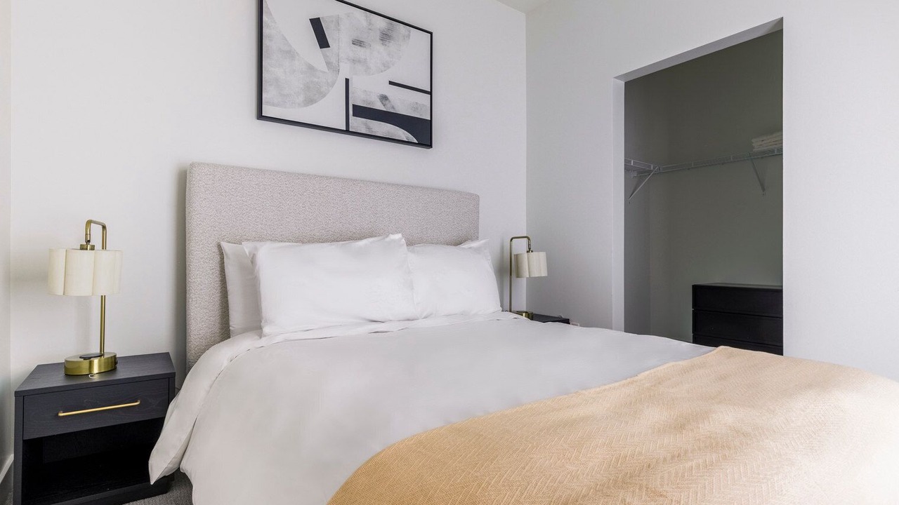 Photo of Bedroom in Elmhurst