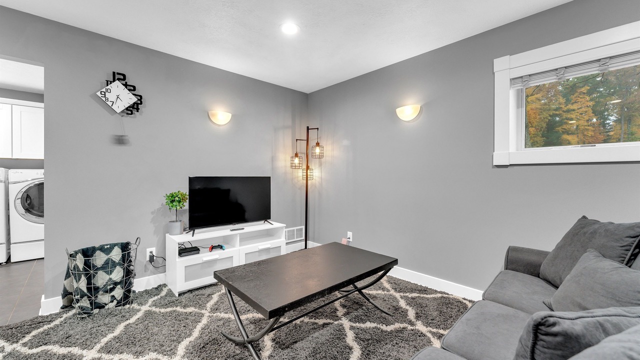 Photo of Bedroom in White Cloud