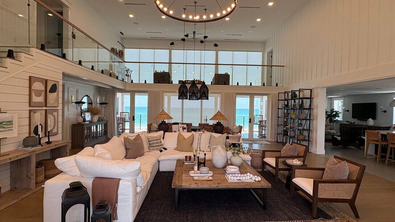 Photo of Livingroom in Palm Island