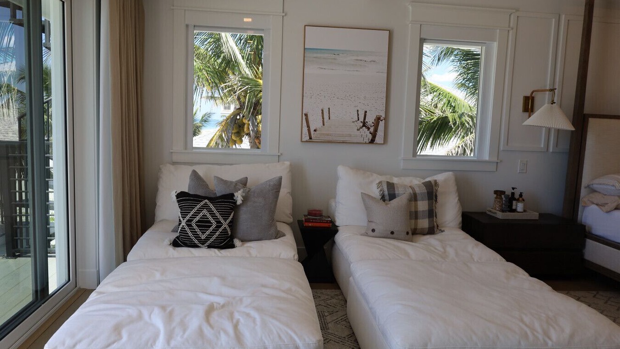 Photo of Others in Palm Island