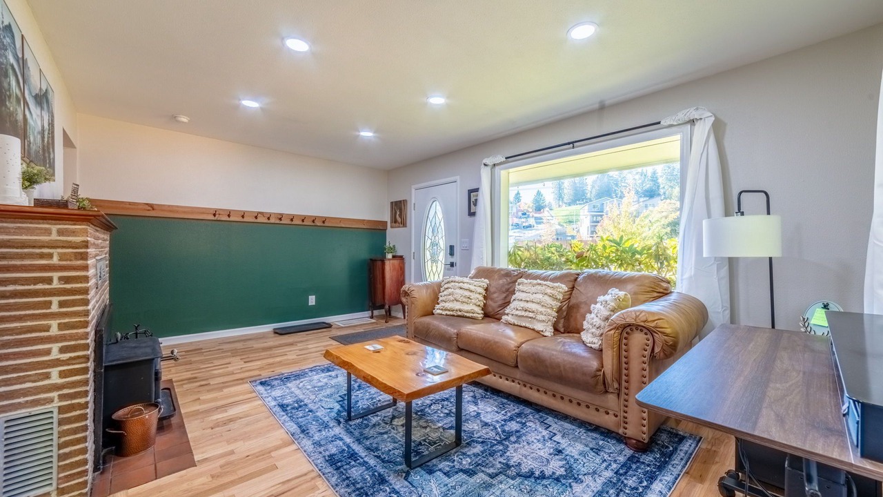 Photo of Livingroom in West Lake Stevens