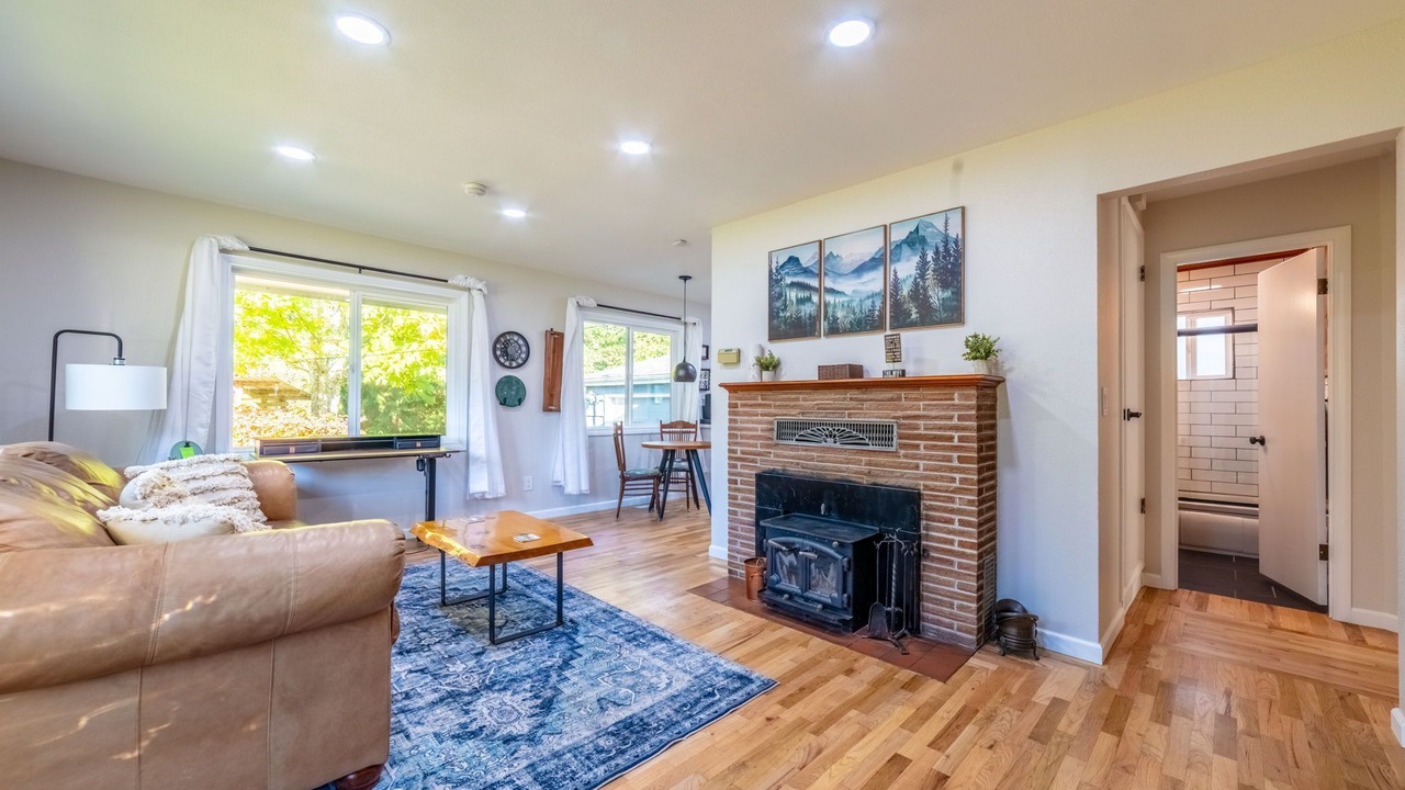 Photo of Livingroom in West Lake Stevens