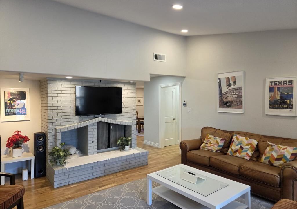 Photo of Livingroom in Far North Dallas