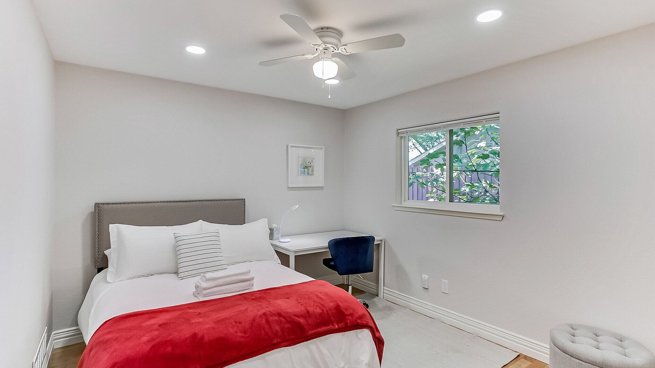 Photo of Bedroom in Far North Dallas