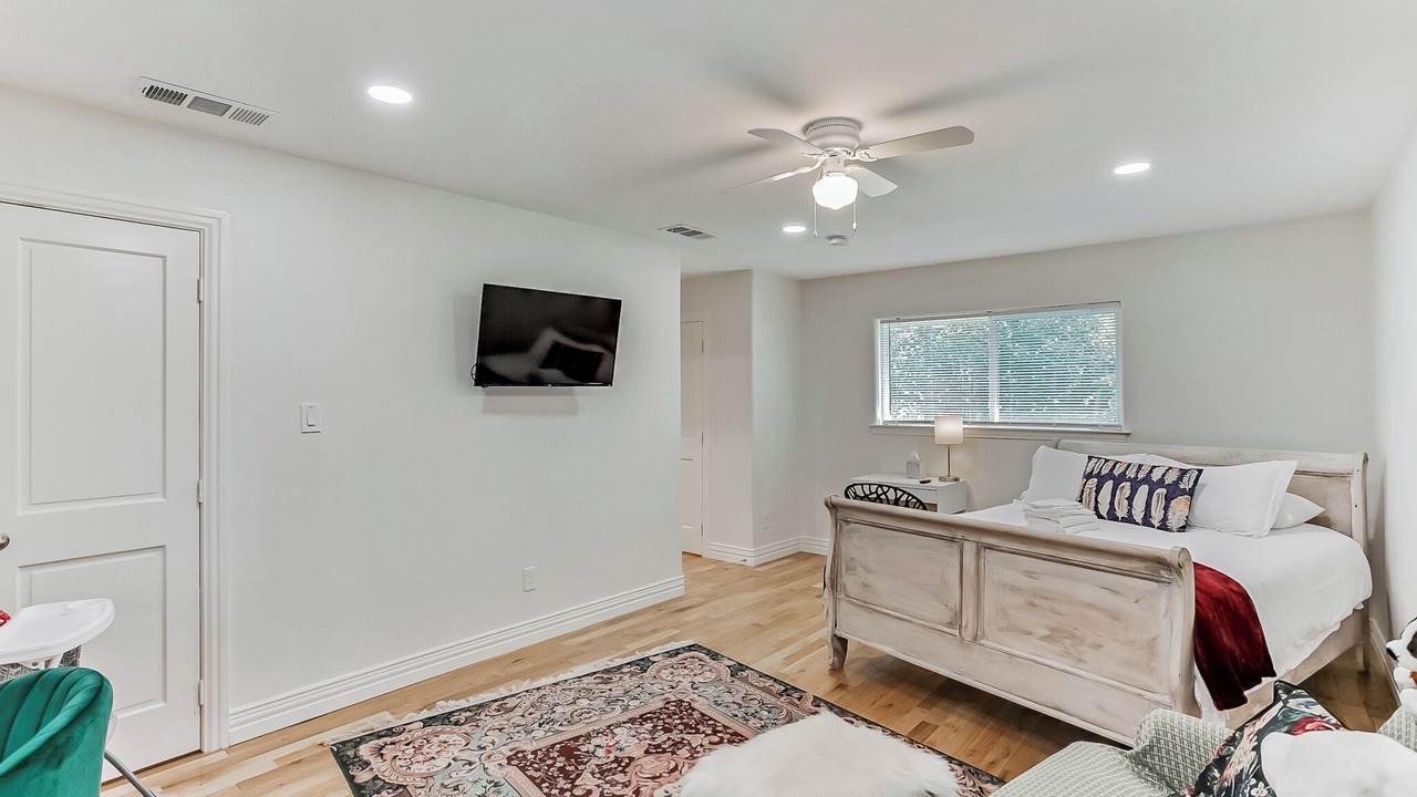 Photo of Bedroom in Far North Dallas
