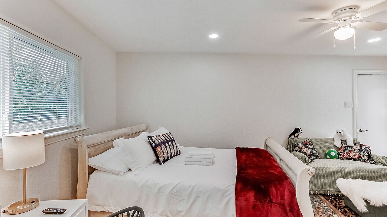 Photo of Bedroom in Far North Dallas
