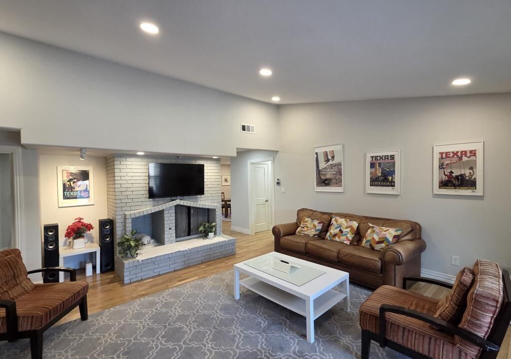 Photo of Livingroom in Far North Dallas