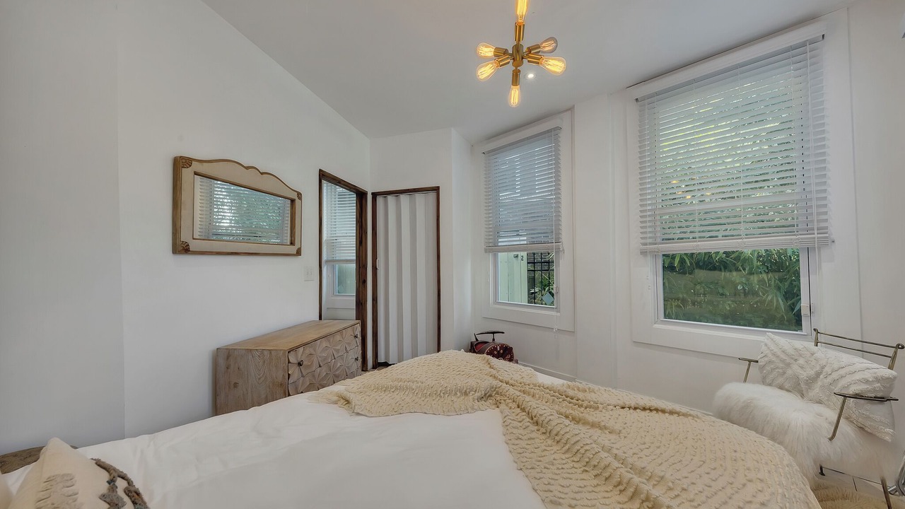Photo of Bedroom in Midtown