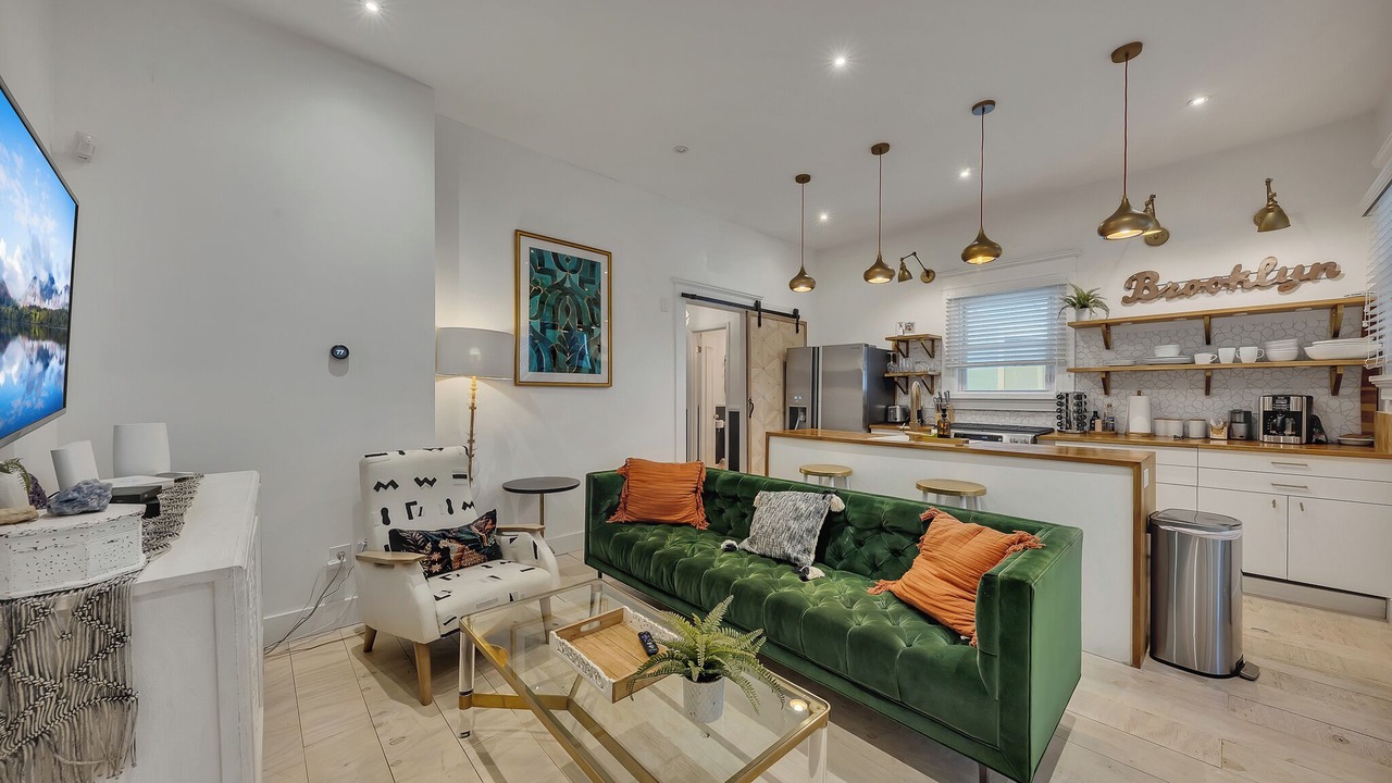 Photo of Livingroom in Midtown