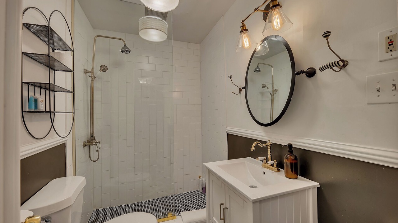 Photo of Bathroom in Midtown