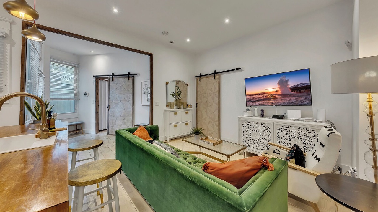 Photo of Livingroom in Midtown