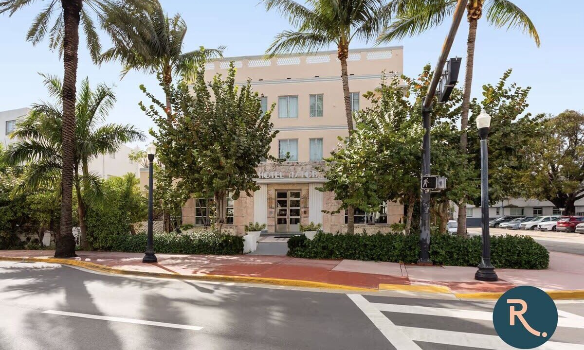 Photo of Outdoor in Flamingo/Lummus