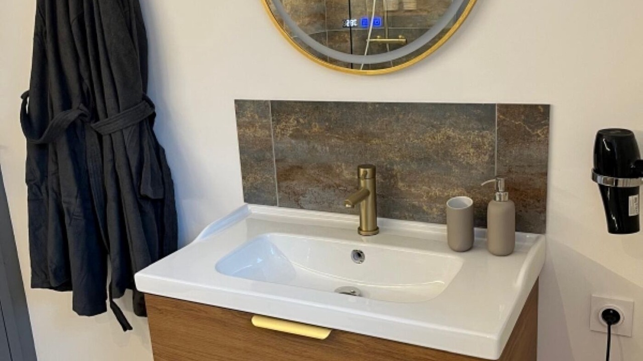 Photo of Bathroom in Plerguer