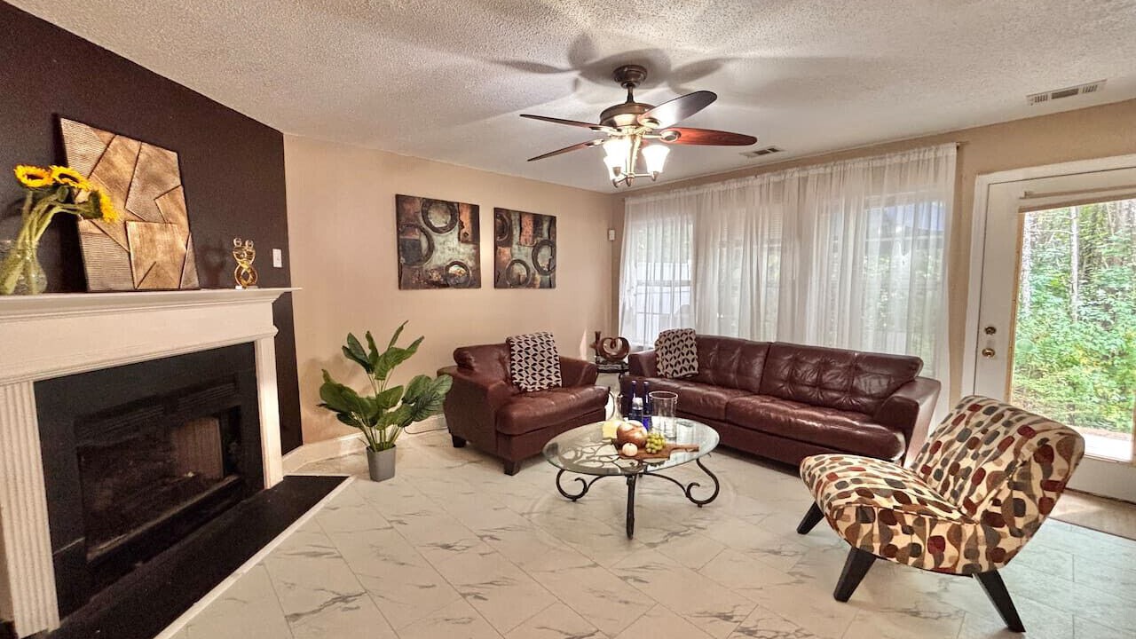 Photo of Livingroom in Mableton