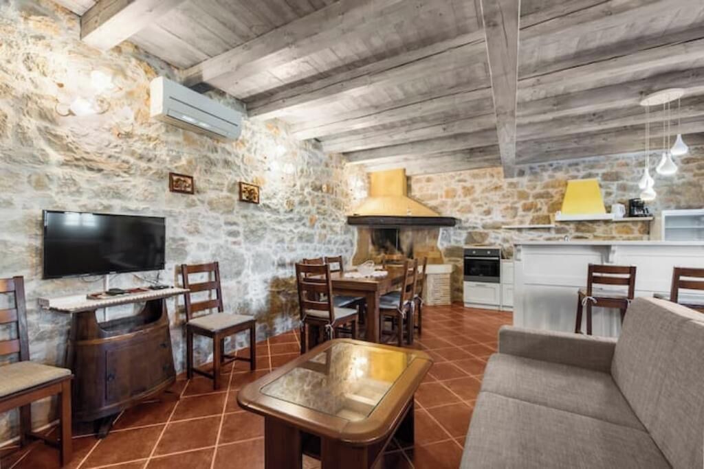 Photo of Livingroom in Antonci