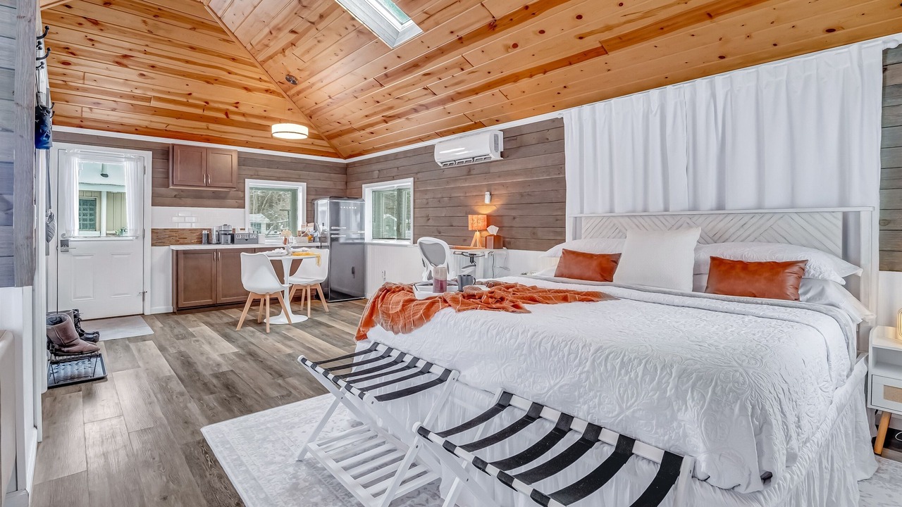 Photo of Bedroom in Montague