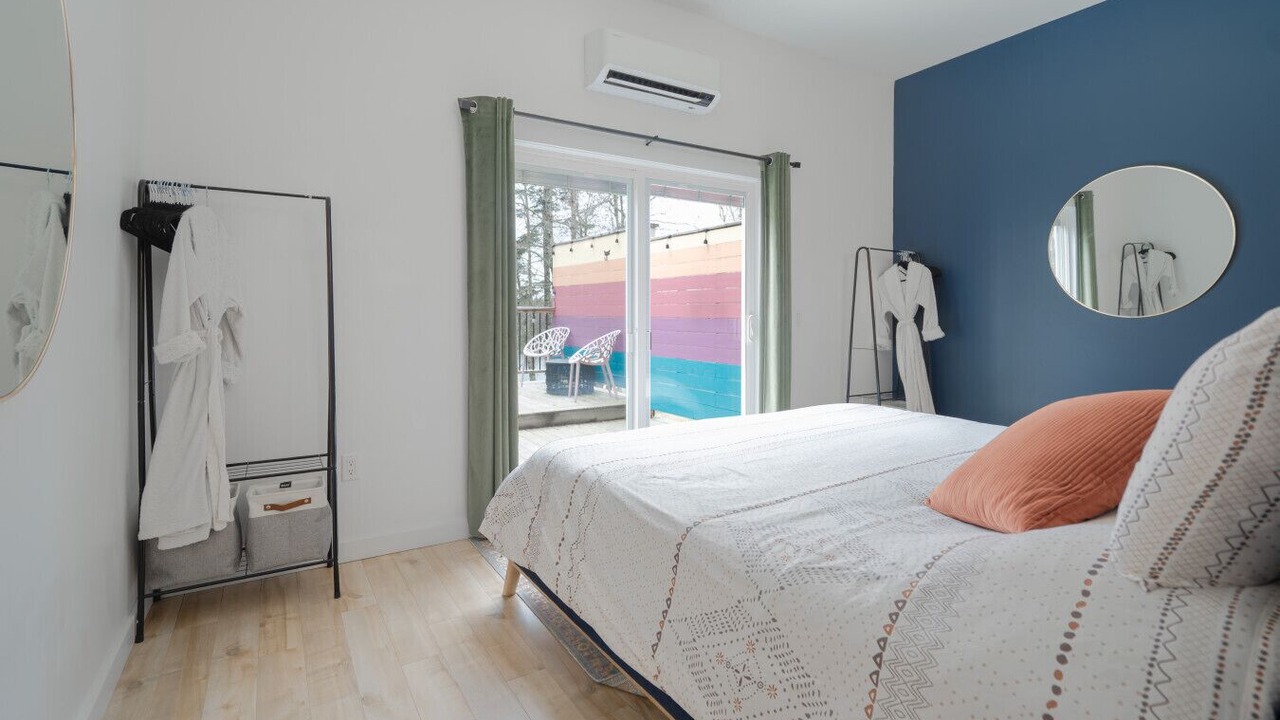 Photo of Bedroom in Erbs Cove