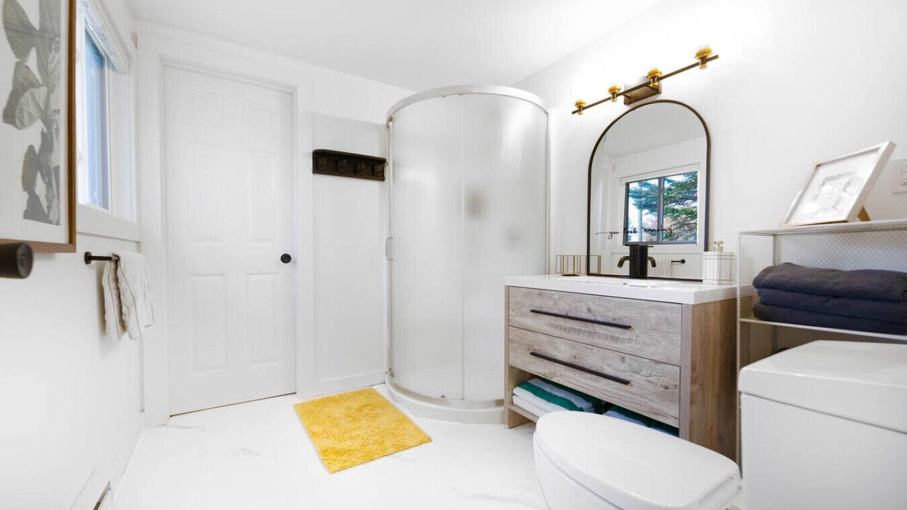 Photo of Bathroom in Erbs Cove